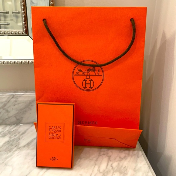 Hermes Knotting Cards for Styling Scarves - Picture 1 of 2